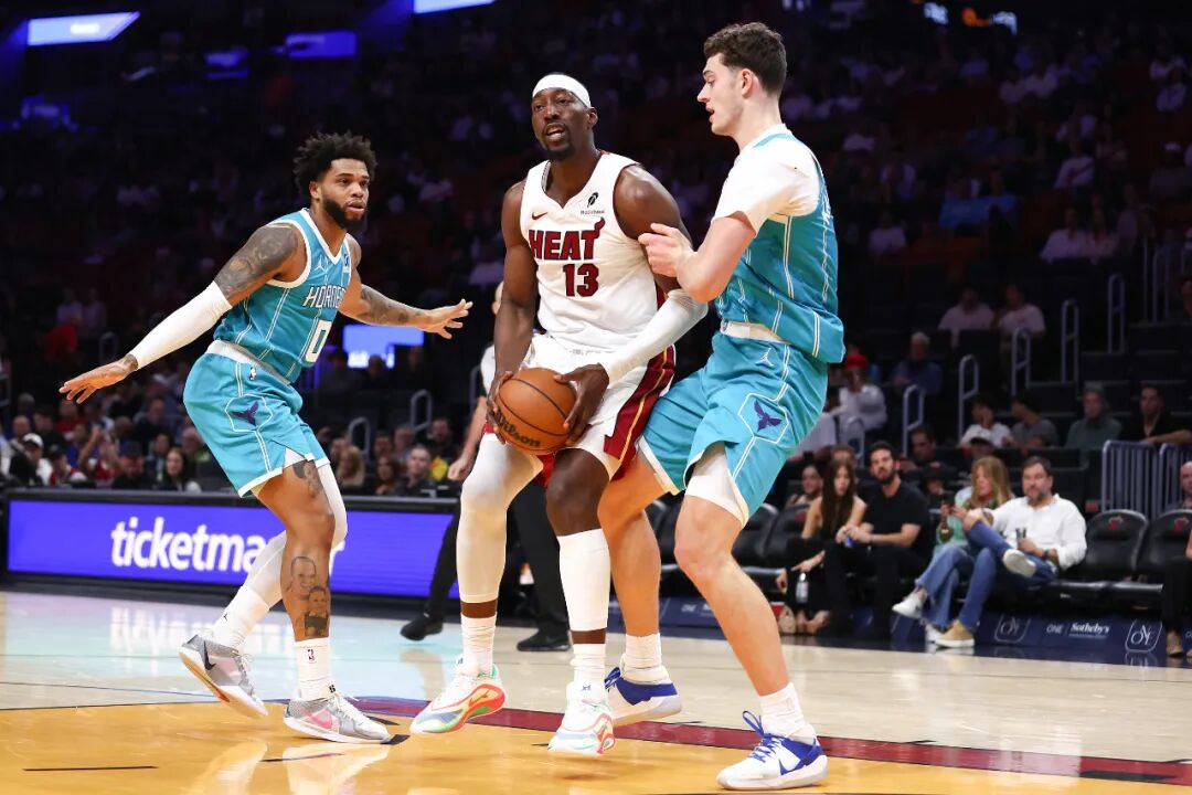 NBA里(lǐ)程(chéng)碑(bēi)之(zhī)日(rì):巴(ba)特(tè)勒(lēi)16000分(fēn),马(mǎ)克(kè)西(xi)四(sì)场(chǎng)150分(fēn)